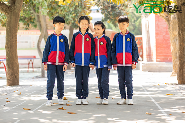 國內(nèi)校服定制加工