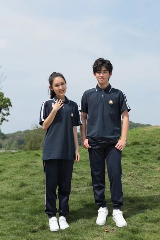 一套夏季校服，能否承載學(xué)生的整個炎夏？